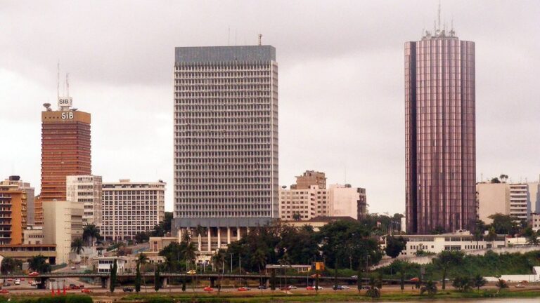 Yamoussoukro or Abidjan: political and economic capital