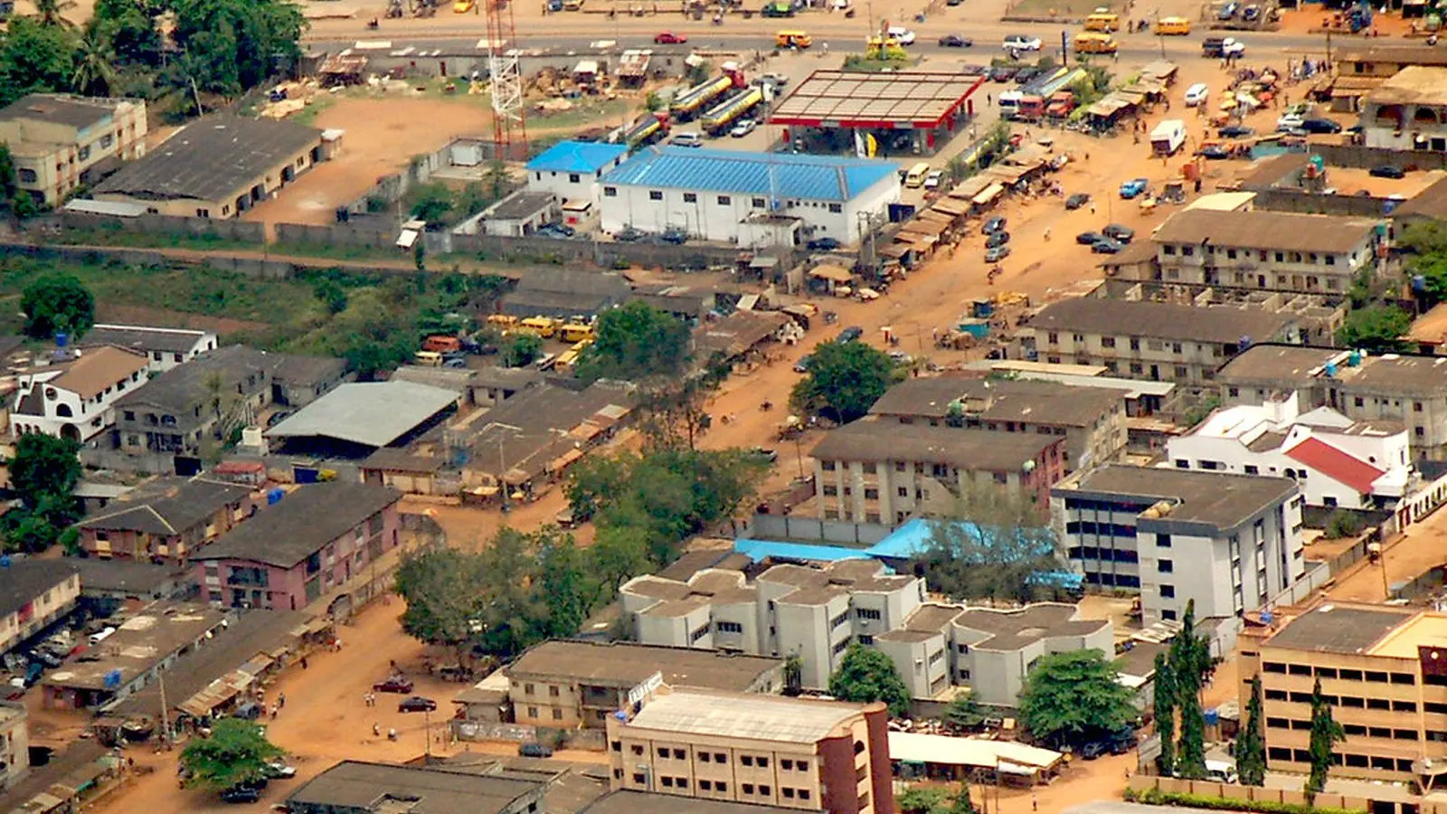 Skyline de Lagos, Johannesburg et Le Caire : les trois économies qui dominent le PIB africain en 2026