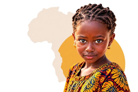 Jeune fille en tenue traditionnelle africaine