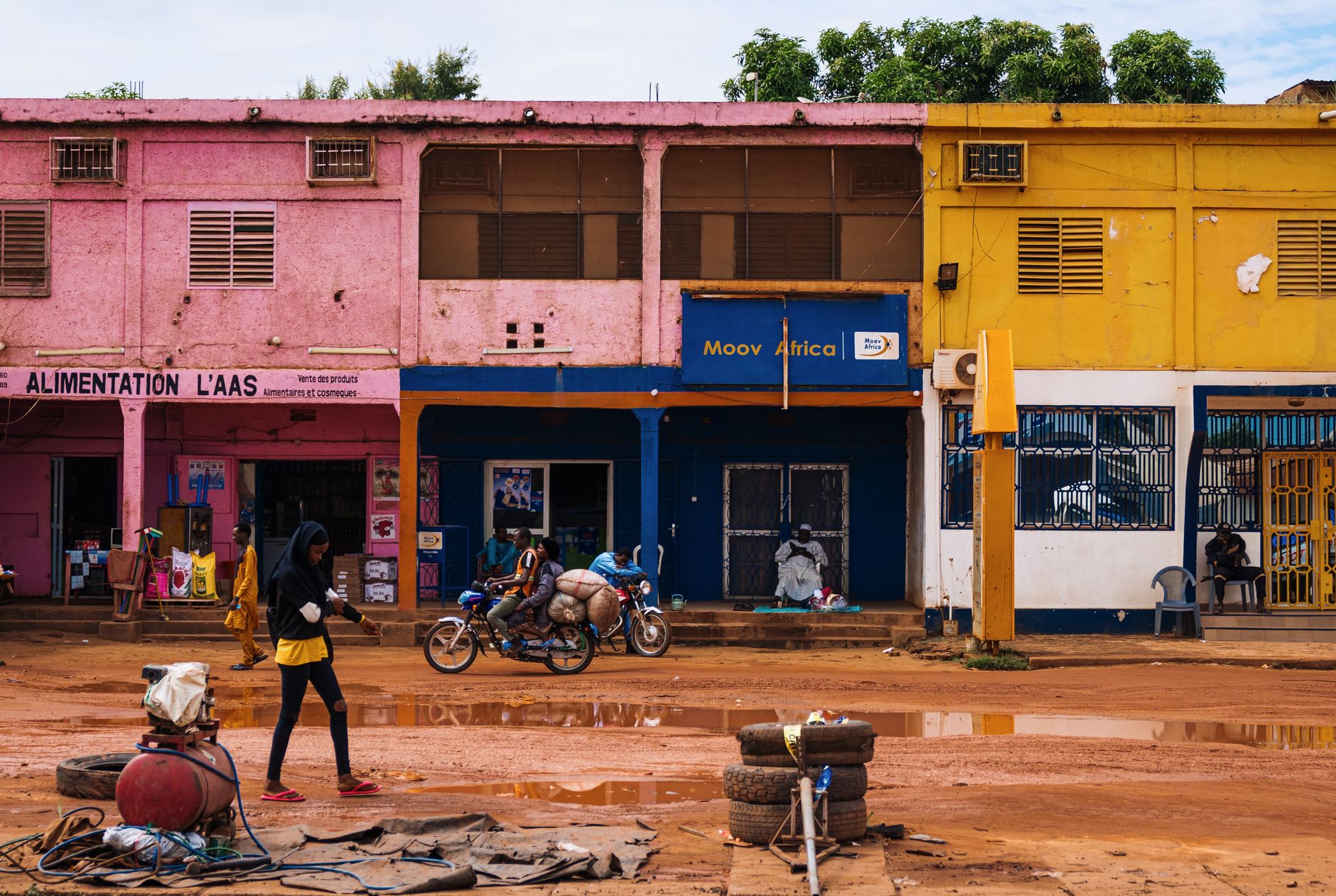 Envoyer de l&rsquo;argent vers le Burkina Faso : comparatif frais et taux 2026